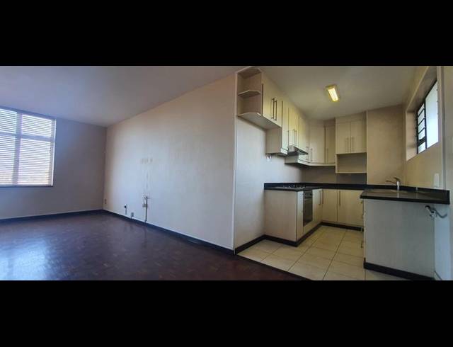 2 BEDROOM APARTMENT FOR SALE IN ESSENWOOD